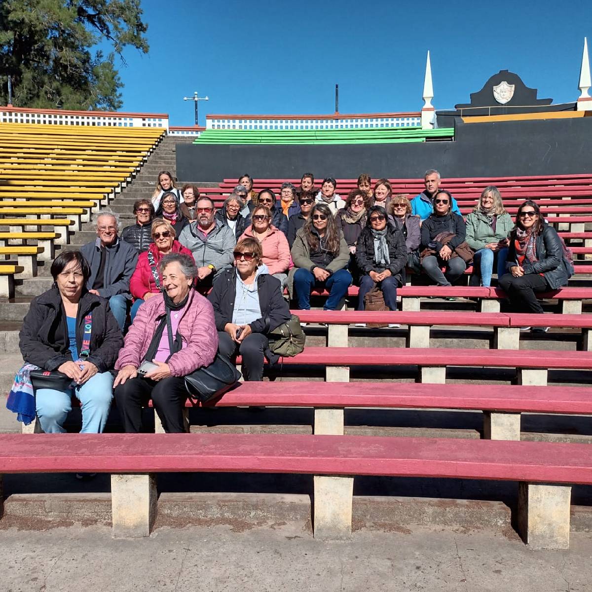 ADULTOS MAYORES VISITARON LA PLATA A TRAVÉS DEL PROGRAMA TURISMO SOCIAL