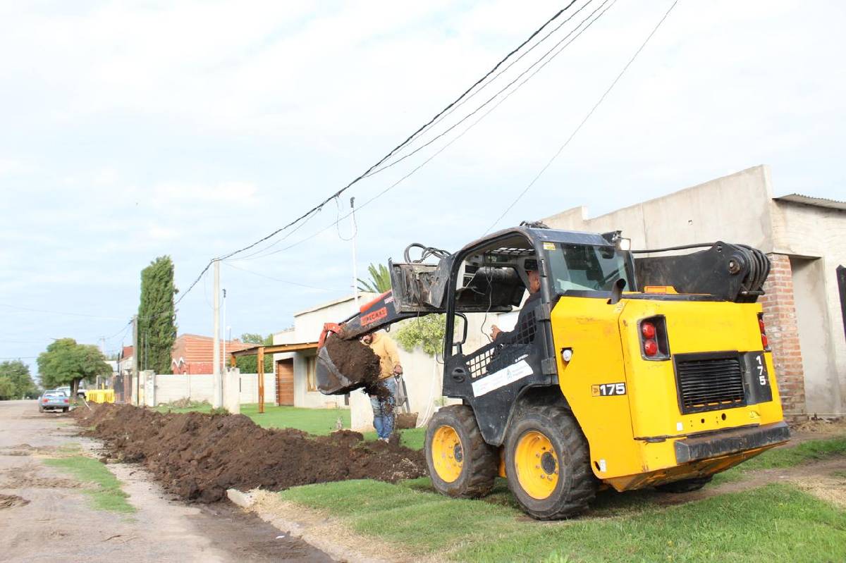 RED DE GAS EN BARRIO POMPEYA: LA OBRA ALCANZA UN 80% DE AVANCE