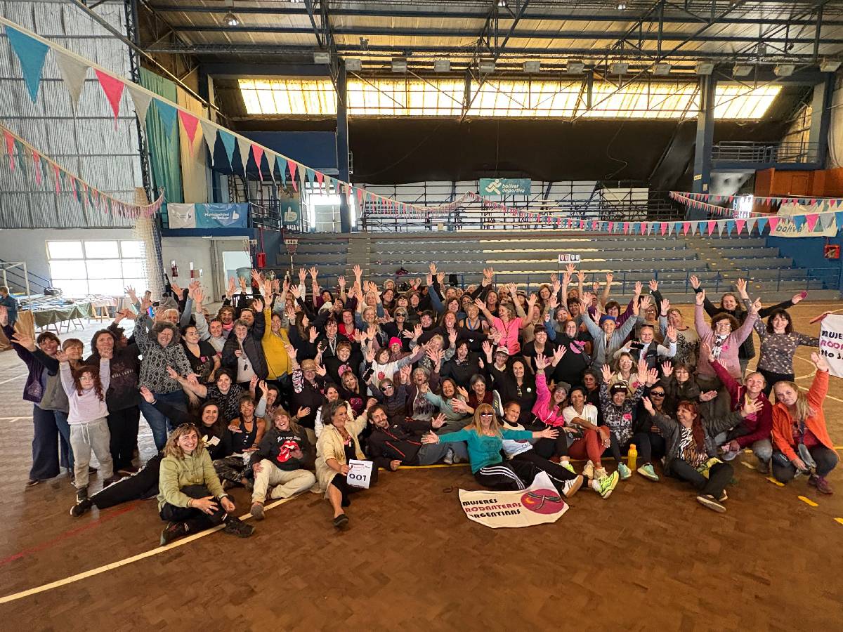 YA SE DESARROLLA EN BOLIVAR EL 1° ENCUENTRO DE MUJERES RODANTERAS ARGENTINAS