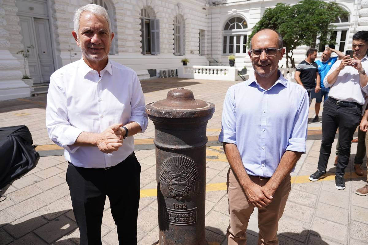 BOLÍVAR RESTITUYÓ UN MOJÓN FUNDACIONAL HISTÓRICO A LA CIUDAD DE LA PLATA