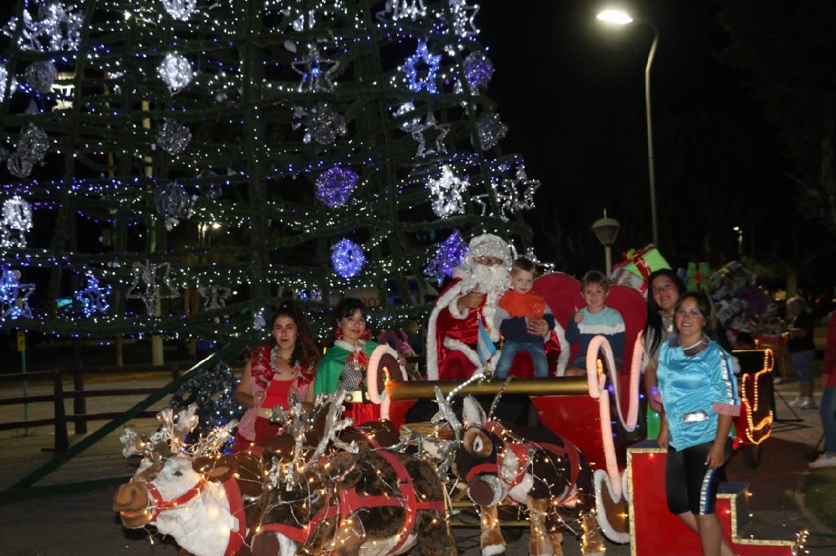 PAPÁ NOEL LLEGA AL CENTRO CÍVICO ESTE MARTES 23