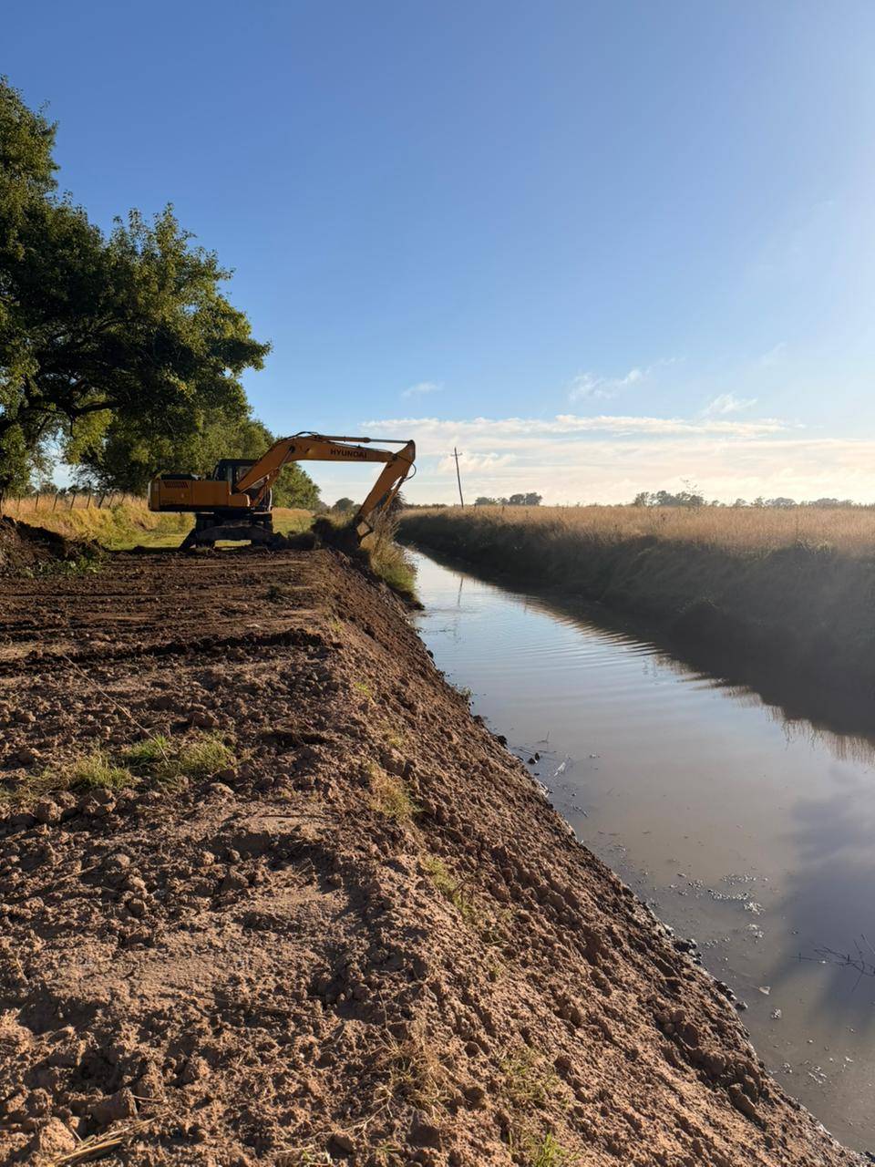 PLAN HÍDRICO: AVANZA EL PLAN DE LIMPIEZA Y ENSANCHE DE CANALES