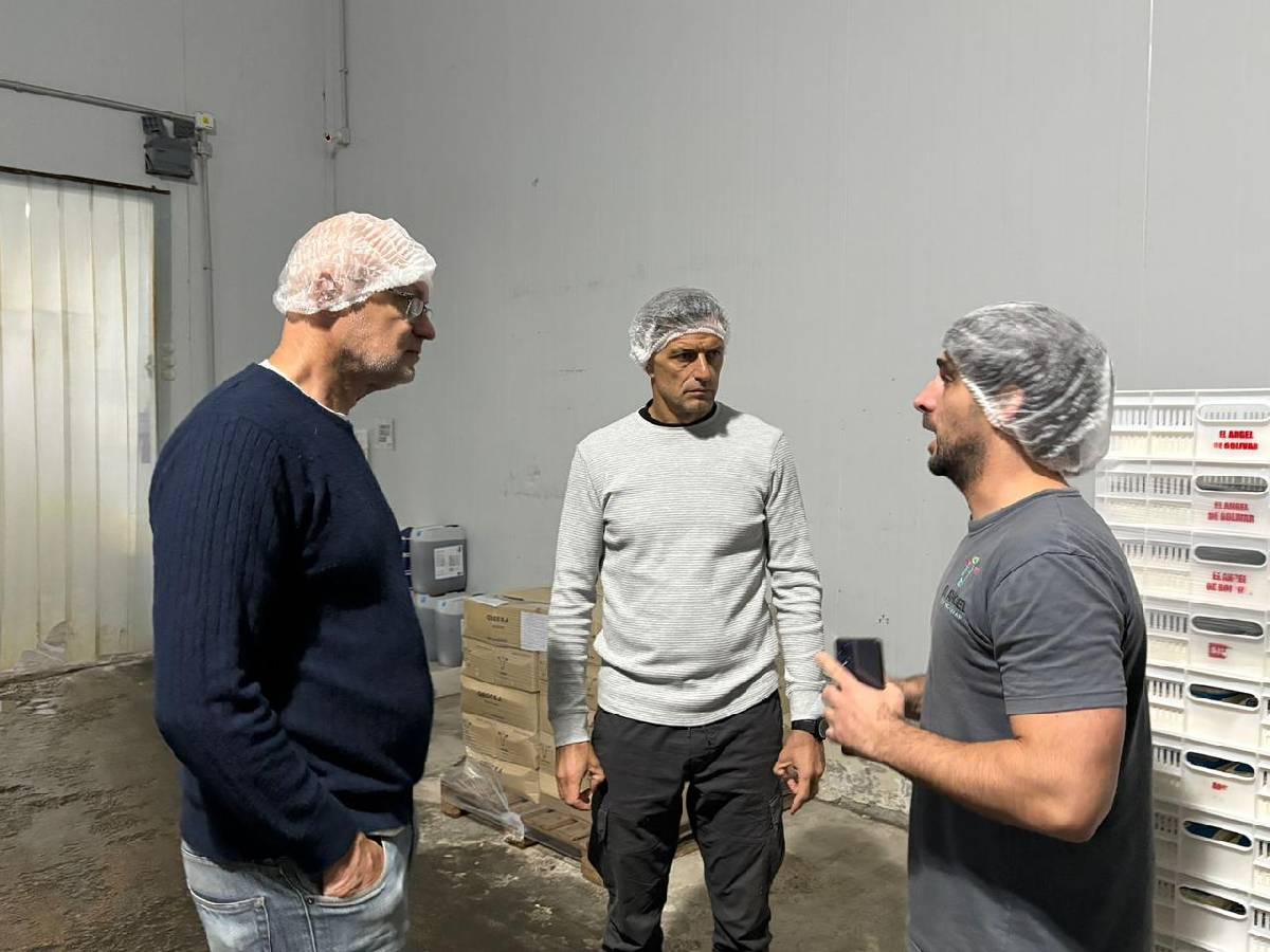 EL INTENDENTE BUCCA VISITÓ LA FÁBRICA DE QUESOS EL ÁNGEL