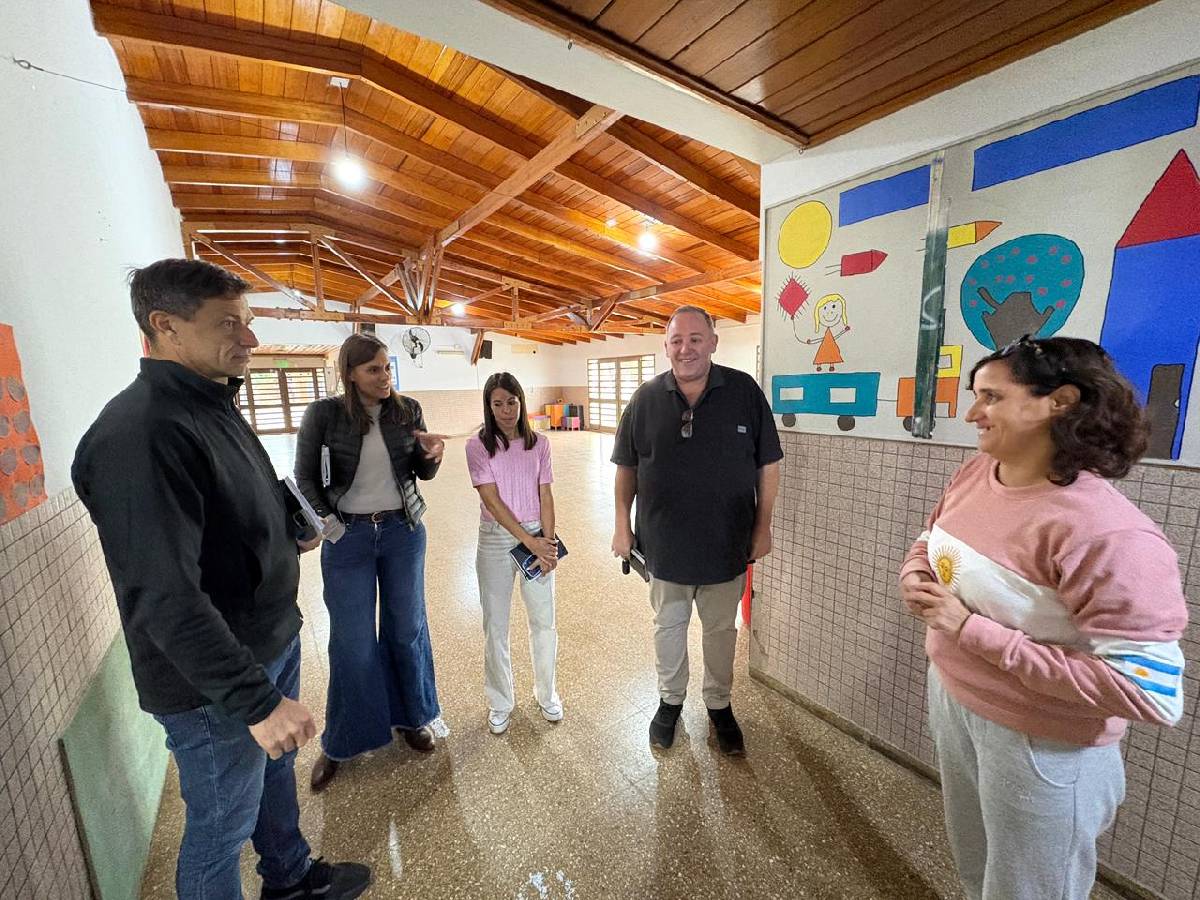EL EQUIPO MUNICIPAL MANTUVO UNA JORNADA DE TRABAJO INTEGRAL EN URDAMPILLETA