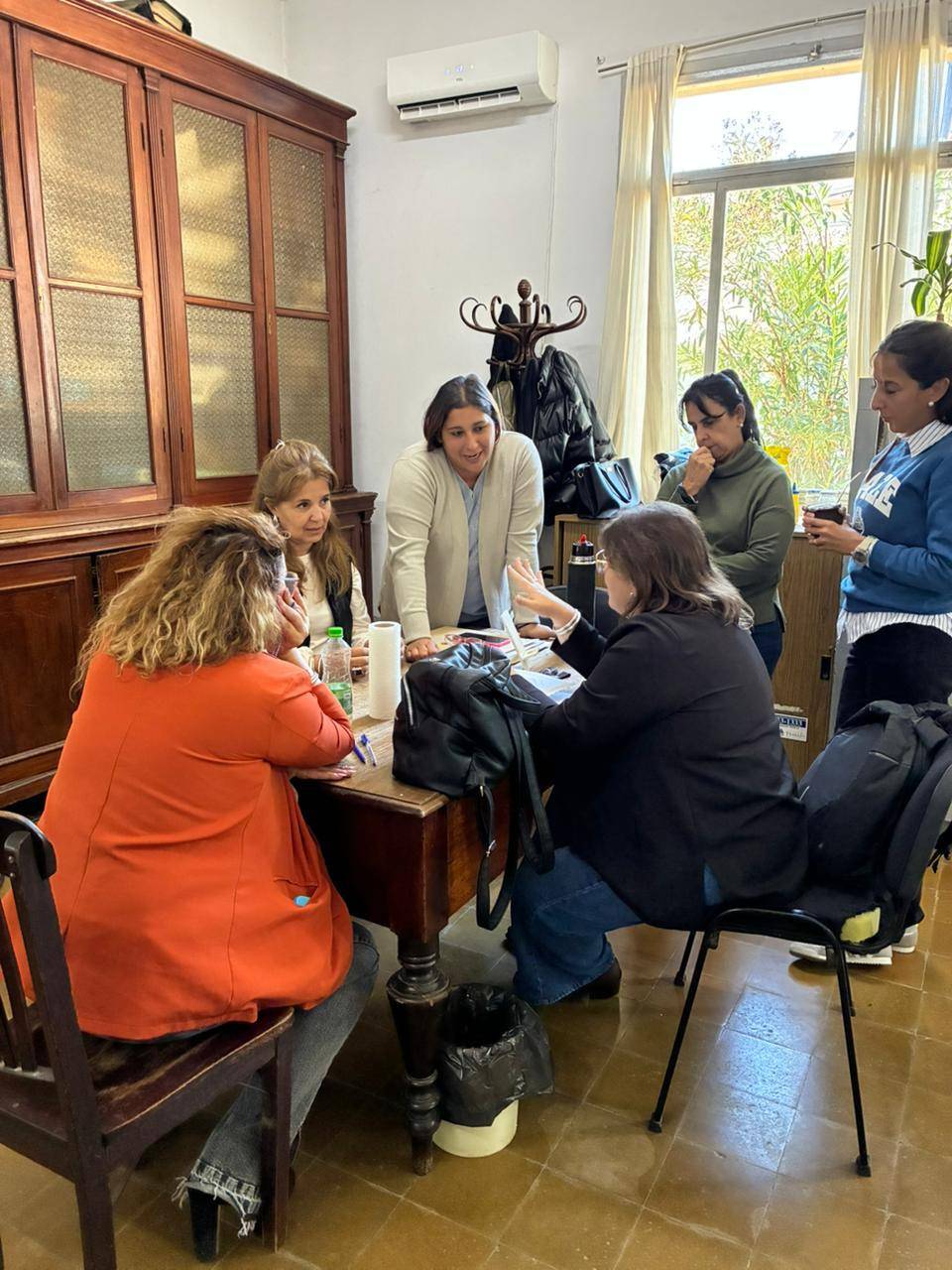 EL MUNICIPIO ACERCÓ ASESORAMIENTO SOBRE MEDIOS DE PAGO Y HABILITACIONES A URDAMPILLETA