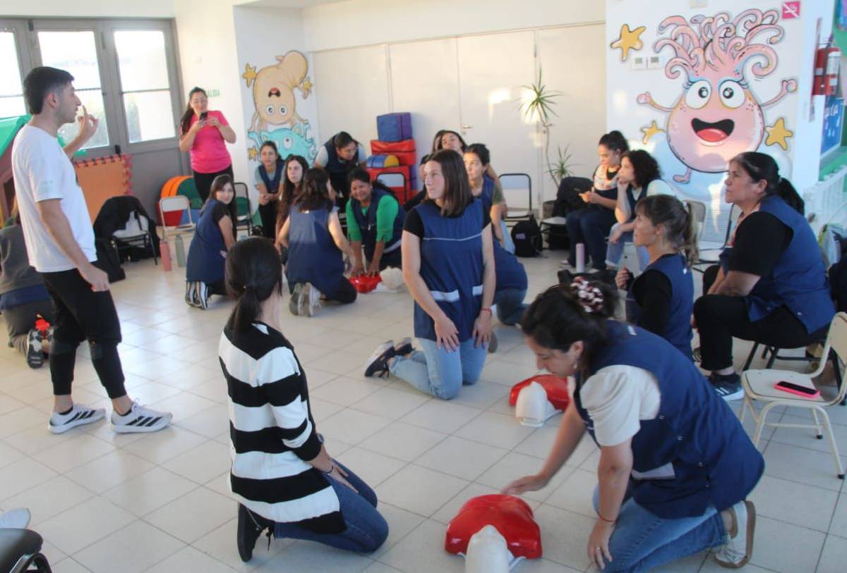 SE BRINDÓ UNA CAPACITACIÓN EN RCP PARA PERSONAL DE JARDINES MATERNALES MUNICIPALES