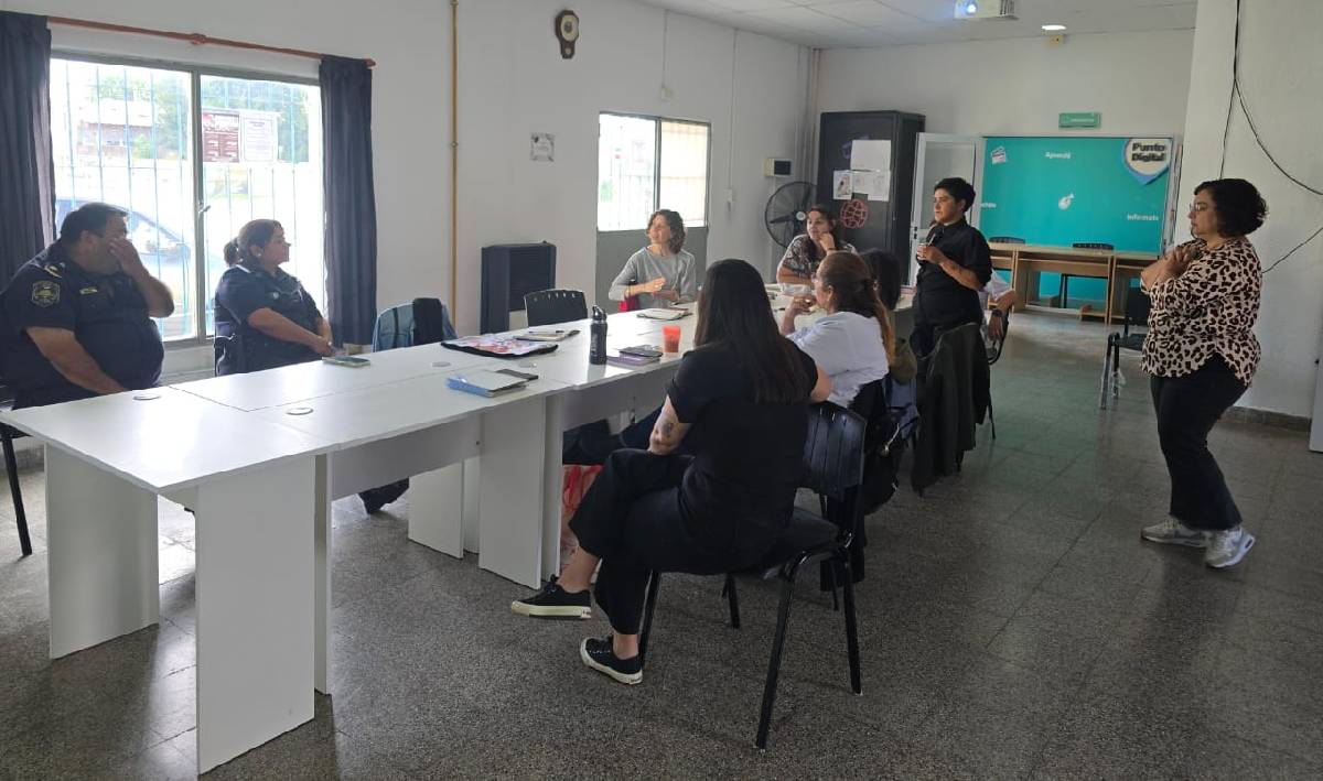 SE REALIZÓ EL ENCUENTRO MENSUAL EN URDAMPILLETA DE LA MESA LOCAL CONTRA LA VIOLENCIA