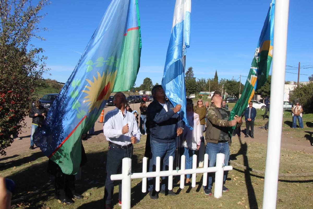 BOLÍVAR CONMEMORÓ EL 44° ANIVERSARIO DEL HUNDIMIENTO DEL A.R.A. GENERAL BELGRANO