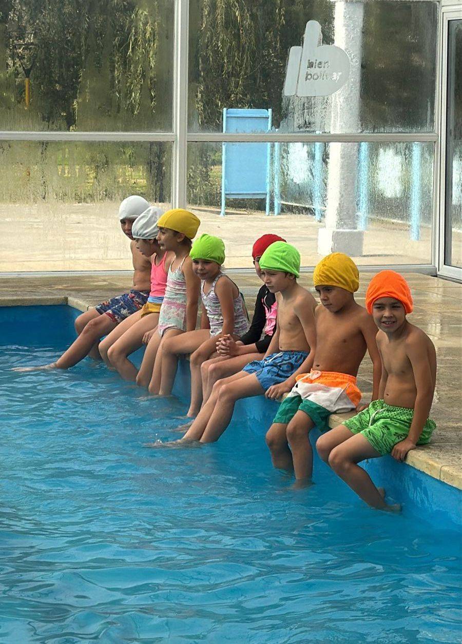 LOS CAI SUMARON CLASES DE NATACIÓN GRATUITAS PARA NIÑOS Y NIÑAS