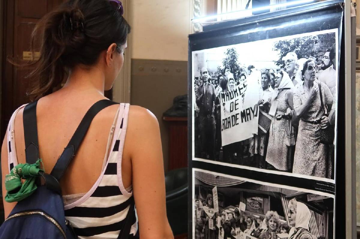 LLEGA A BOLÍVAR LA HISTÓRICA MUESTRA “MADRES DE PLAZA DE MAYO Y LA RESISTENCIA POPULAR”