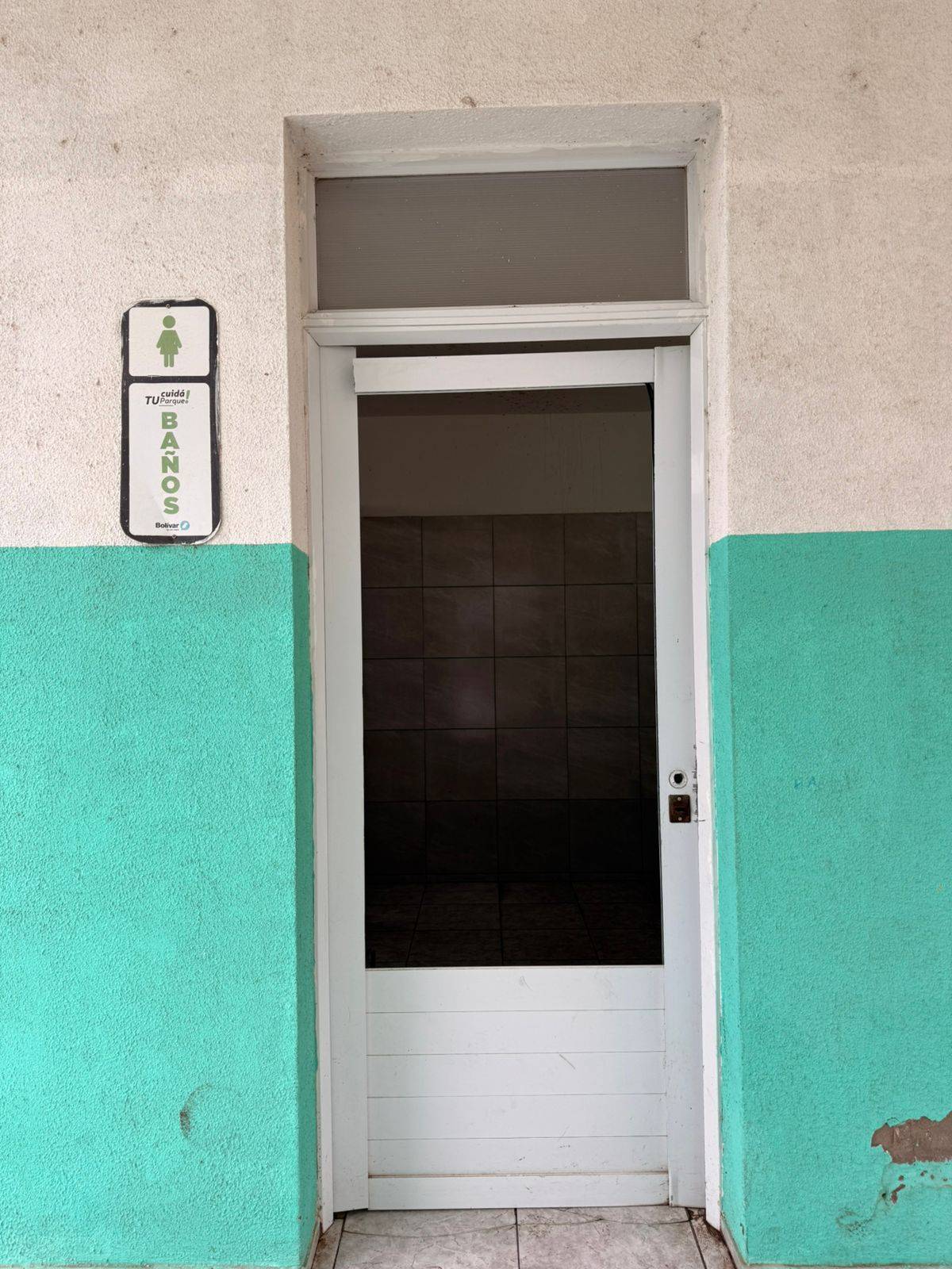 EL MUNICIPIO REPUDIA LOS ACTOS DE VANDALISMO EN LOS BAÑOS DEL SECTOR DE PARRILLAS DEL PARQUE