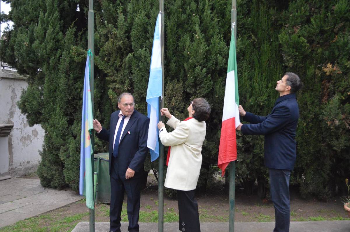 BUCCA ACOMPAÑÓ LA CONMEMORACIÓN DEL DÍA DE LA REPÚBLICA ITALIANA