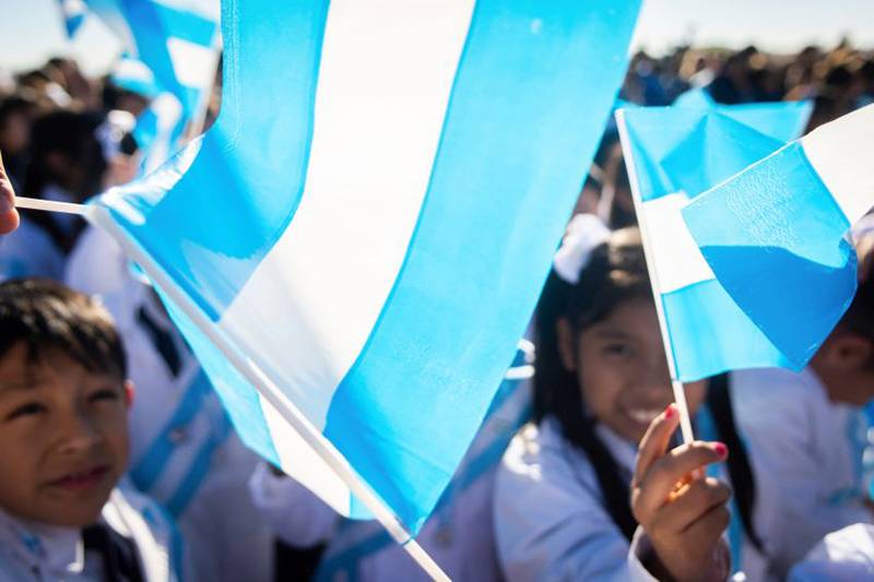 MÁS DE 500 ESTUDIANTES DEL PARTIDO DE BOLÍVAR PROMETERÁN LEALTAD A LA BANDERA EN UN ACTO COLECTIVO
