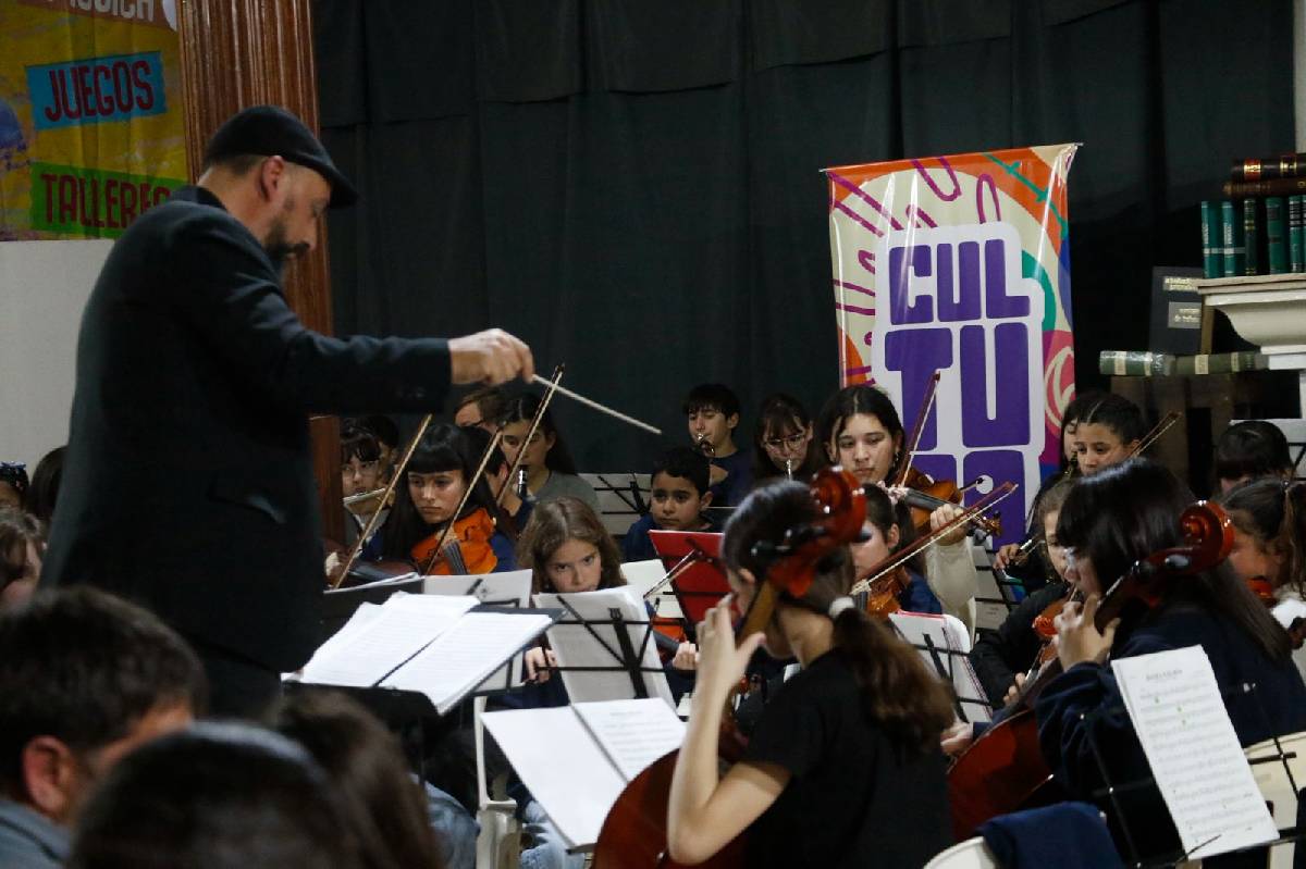 VIERNES DE ENCUENTRO, MÚSICA Y TEATRO EN BOLÍVAR