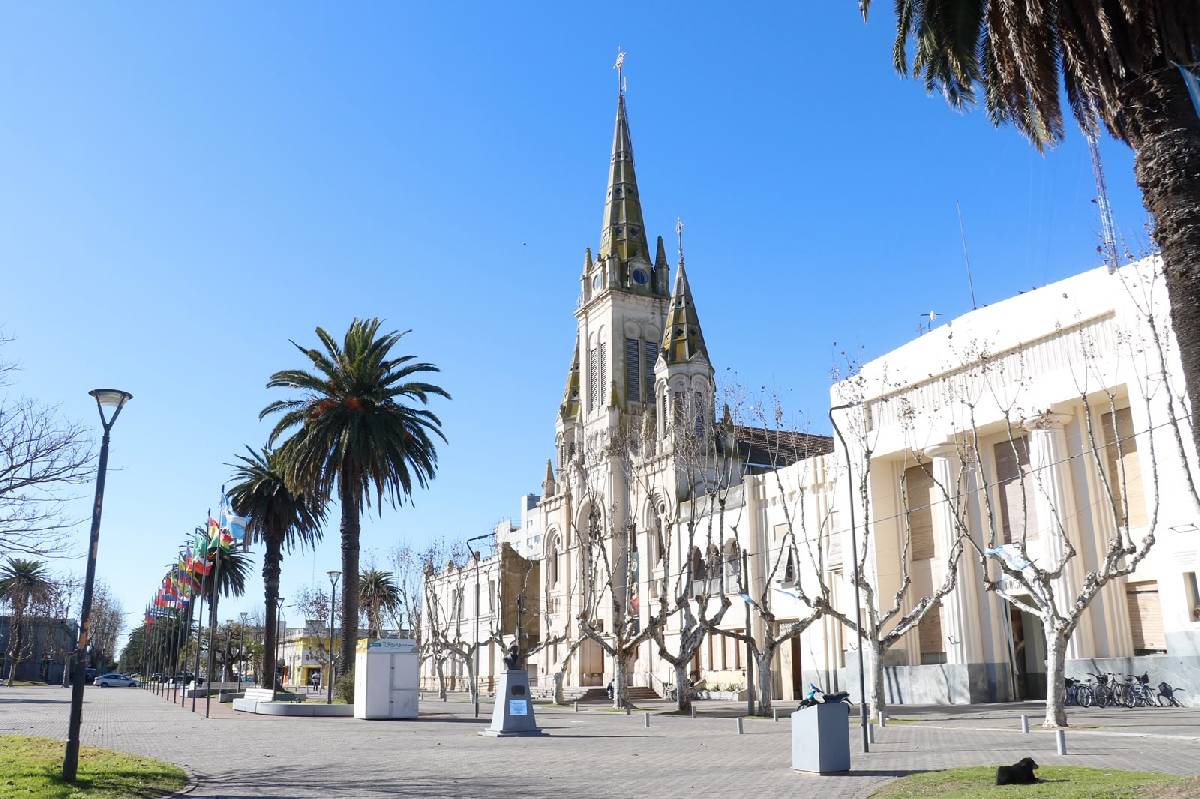 EL MUNICIPIO INICIA LA PUESTA EN VALOR DEL CENTRO CÍVICO