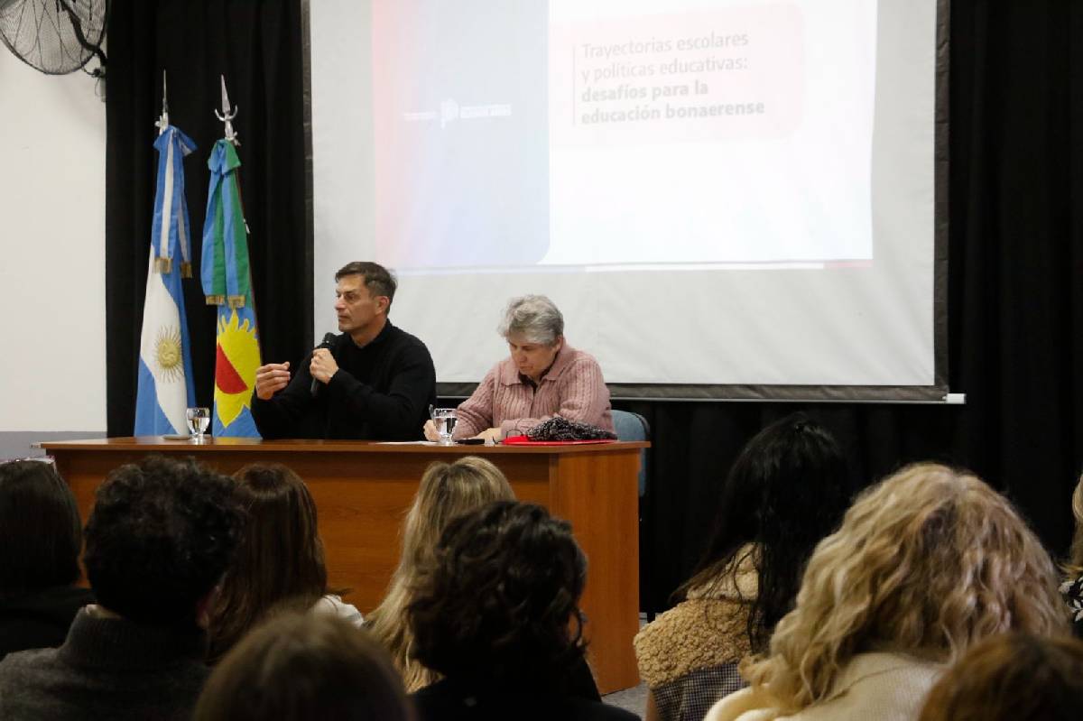 BOLÍVAR RECIBIÓ A FLAVIA TERIGI 