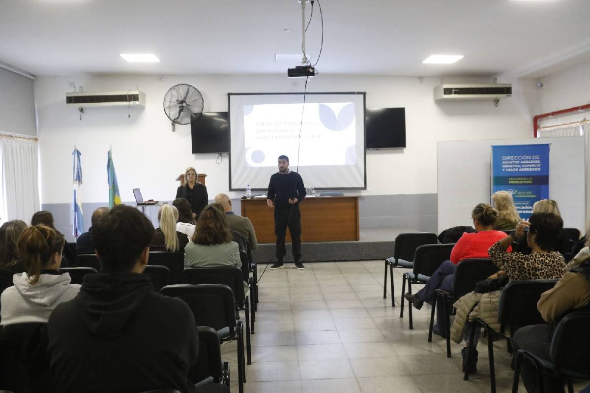 CAMINO EMPRENDEDOR: NUEVAS HERRAMIENTAS PARA FORTALECER PROYECTOS LOCALES