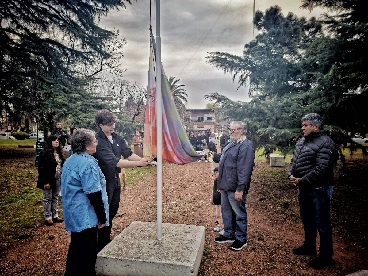 BOLÍVAR CONMEMORÓ EL DÍA INTERNACIONAL DE LA MUJER ORIGINARIA