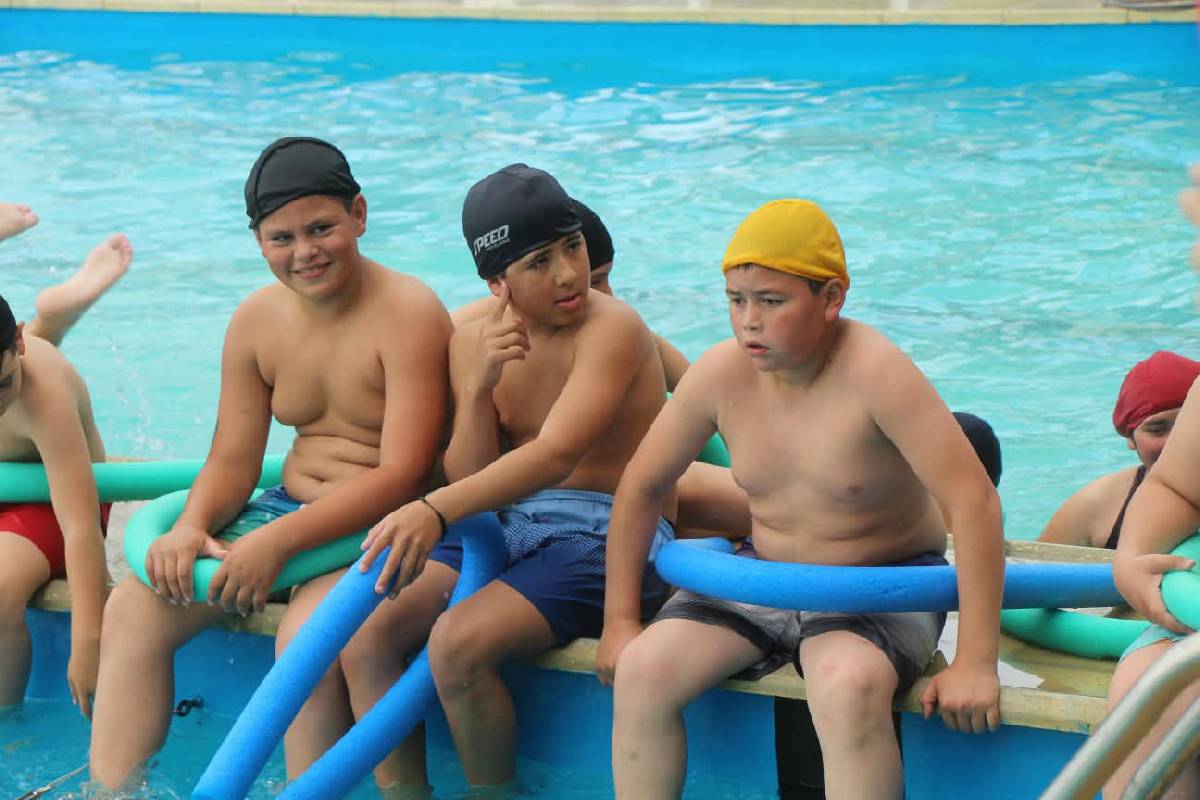 EL NATATORIO MUNICIPAL RECIBIÓ A ESCUELAS RURALES EN UNA JORNADA RECREATIVA